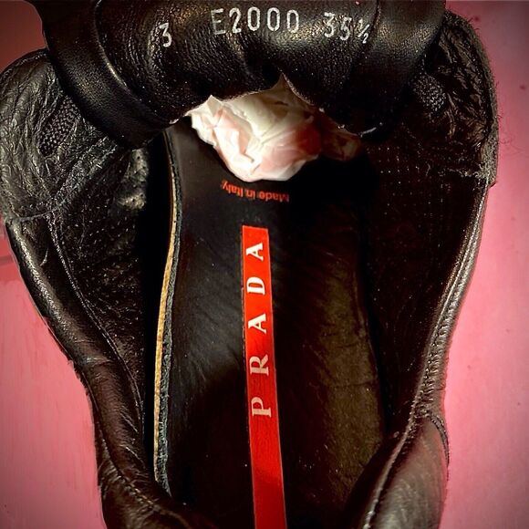 PRADA…WOMENS BLACK LEATHER TENNIS SHOES…SIZE 5.5M…MADE IN ITALY - Picture 6 of 8